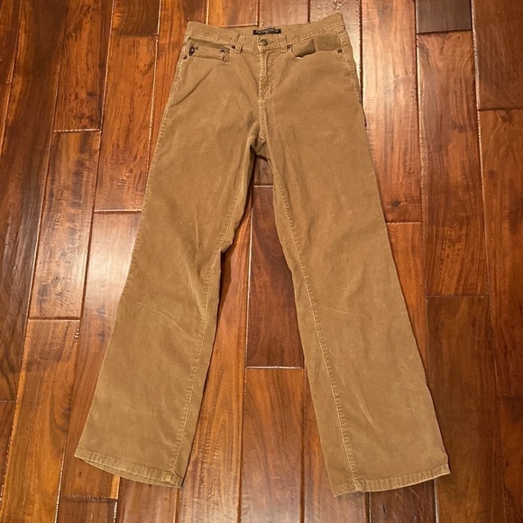 Polo Ralph Lauren Pants - Women’s tan Polo Jeans Company Ralph Lauren corduroy pants in size 4